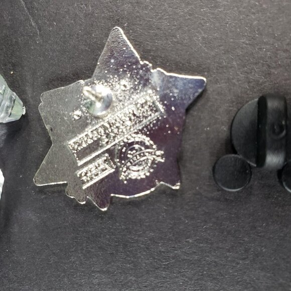 Disney Cheshire Trading Pin Hidden Mickey Alice Wonderland Star Lapel Pin Badge - Picture 6 of 6